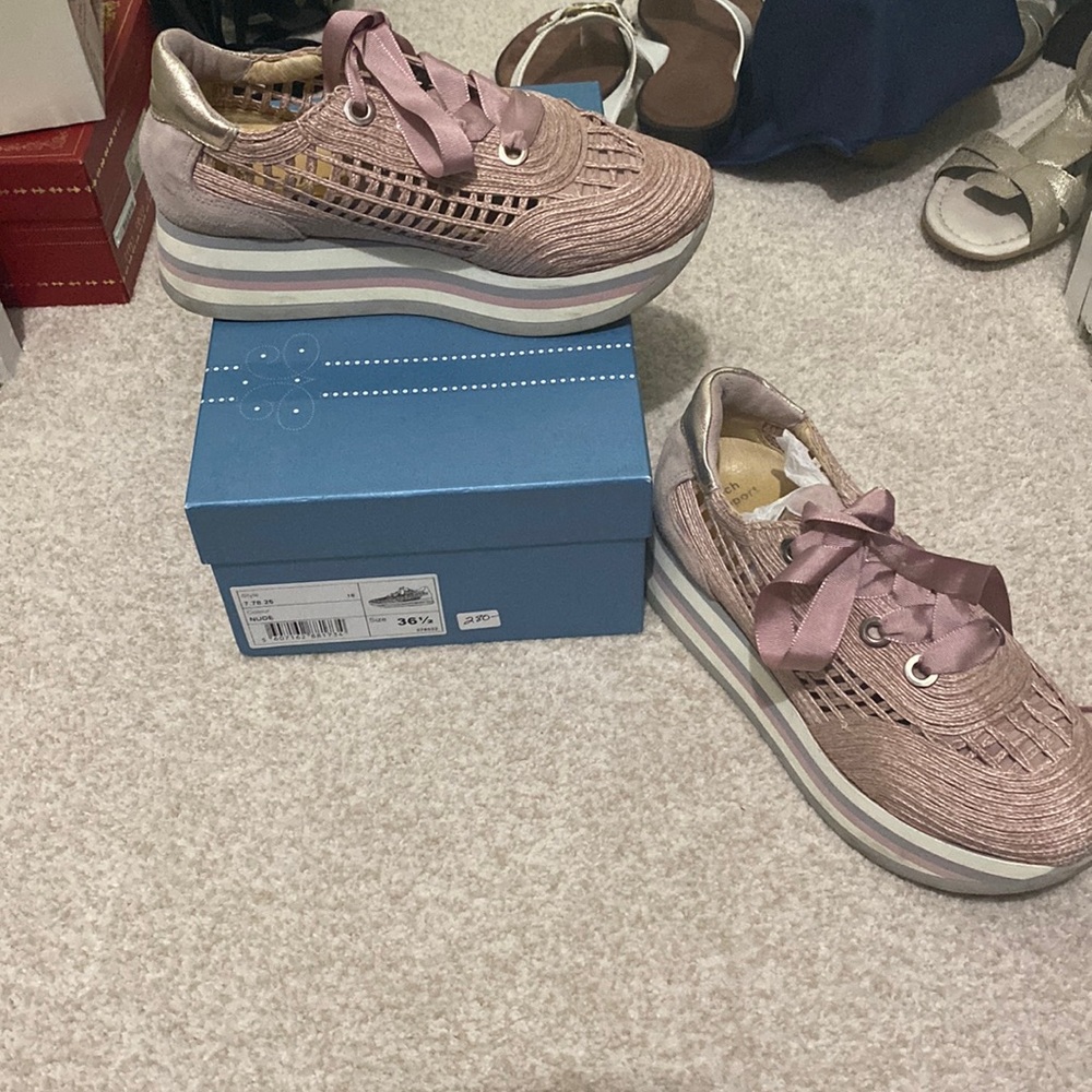 Softwave arch support pink sneakers